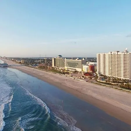 Wyndham Ocean Walk: Deluxe Oceanview Jacuzzi Condo in Daytona Daytona Beach Exterior photo
