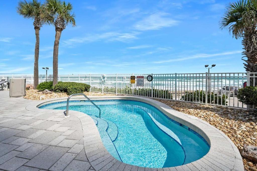 Wyndham Ocean Walk: Deluxe Oceanview Jacuzzi In Daytona Daytona Beach