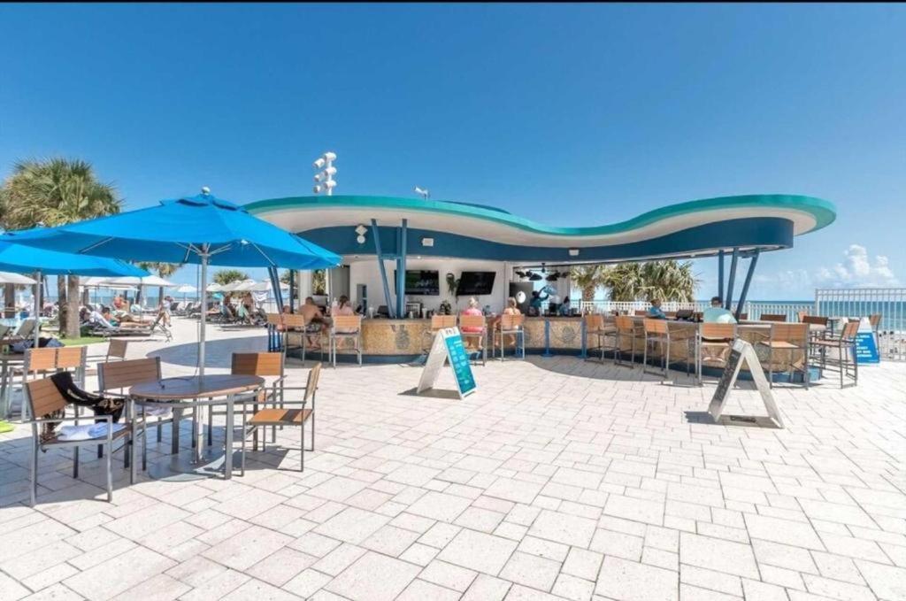 Apartment Wyndham Ocean Walk: Deluxe Oceanview Jacuzzi In Daytona Daytona Beach